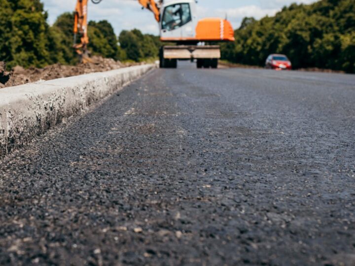 Rozwój infrastruktury drogowej w Małopolsce i na Śląsku: postępy i przeszkody w budowie drogi ekspresowej S1