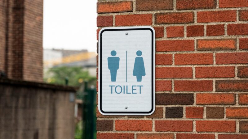 Automatyczna toaleta na ul. Tylnej Mariackiej gotowa do uruchomienia – daty mogą ulec zmianie