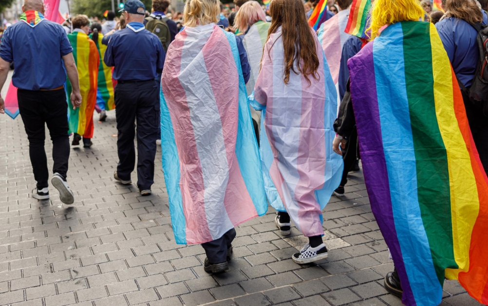 Marsz Równości w Katowicach przyciąga tłumy z hasłem "Bądźmy głosem dla równości!"