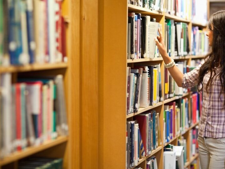 Cmentarz w Pradze: Eco odkrywa mroczne tajemnice w fascynującej powieści kryminalnej