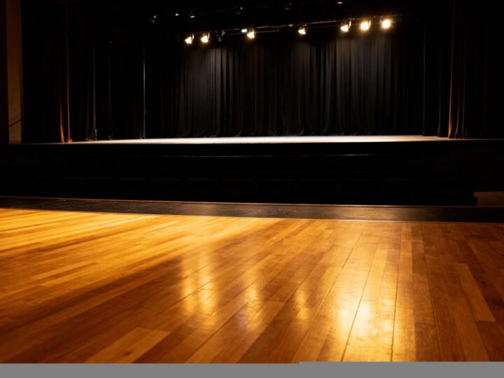 Teatr Międzypokoleniowy w Kopalni Kultury: Emocjonalne zmagania z trudnymi tematami