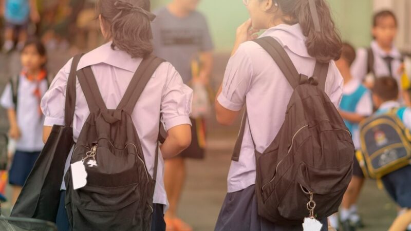 Budowanie relacji: odkrywanie podobieństw i różnic w więziach społecznych