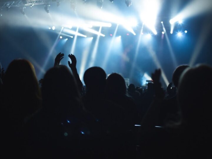 Walentynkowy koncert na żywo: CzaroBand w romantycznej scenerii