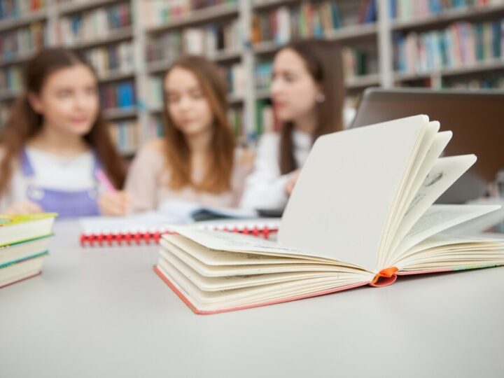 Zakończenie zajęć sportowych: radość, zaangażowanie i certyfikaty dla uczestników