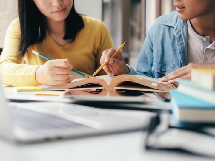 Zanurz się w świat debat oksfordzkich!