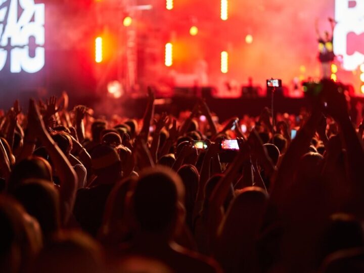 Kabaret Paranienormalni z programem „Ostre Cięcie” – niezapomniane chwile śmiechu 19 kwietnia w Czeladzi!