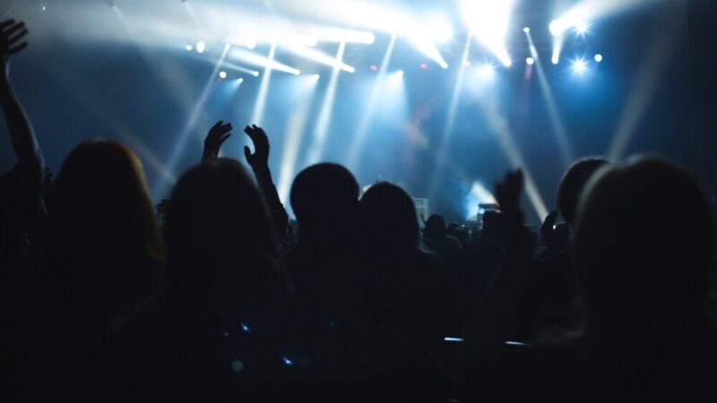 Muzyczna podróż w czasie z Stanisławem Nawrotem w Kawiarenki „Indeksik” w Siewierzu