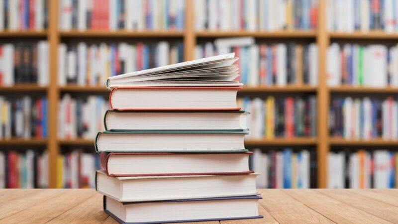 Kreatywny poniedziałek w bibliotece: szydełkowanie i wsparcie dla kobiet